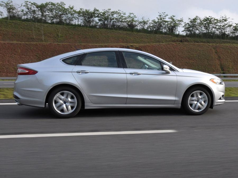  Ford Fusion 2013 года  (BR) (фото 7 из 27)